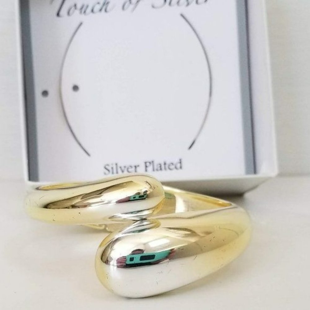 Gold Clasp Bracelet